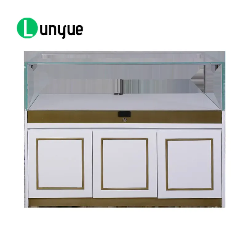 Luxury Skincare Design - Holz-Vitrine für Design-Showroom, Luxuriöse Lackierte Aufbewahrung